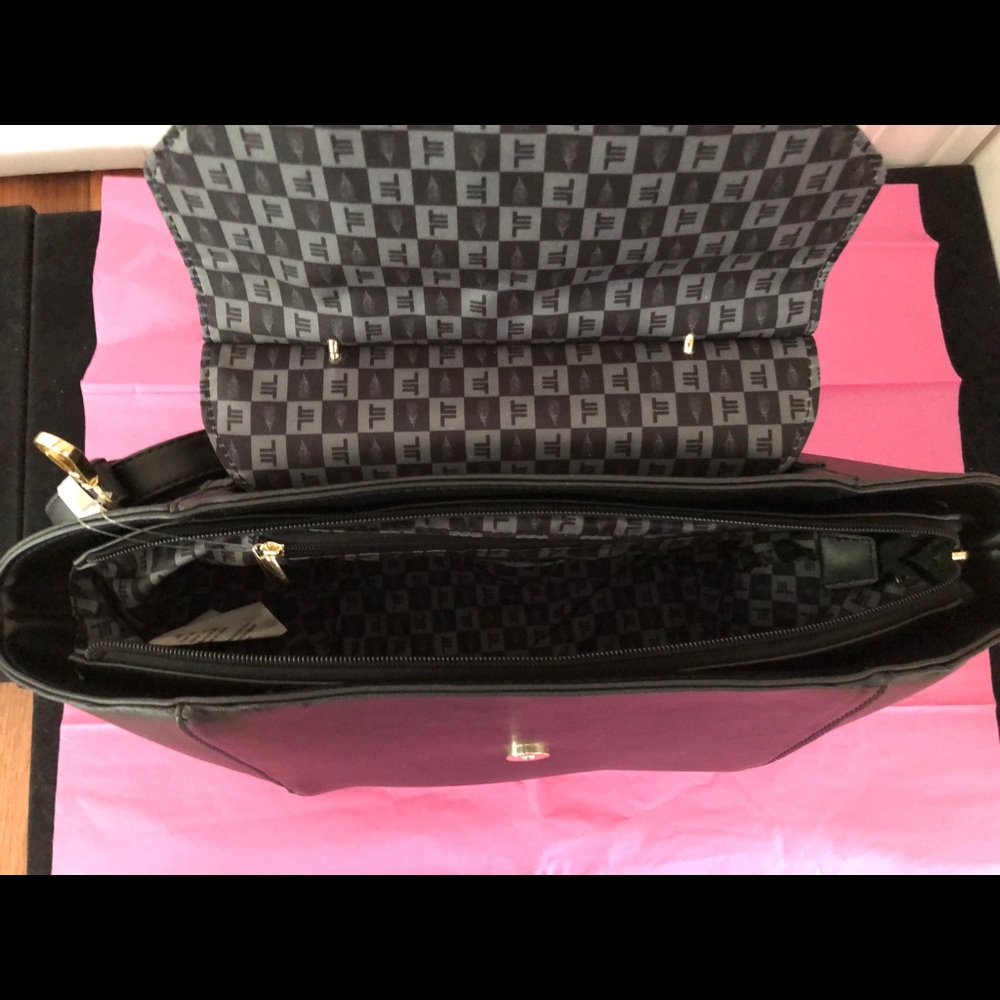 London Fog Orchid Satchel w/removable strap - Picture 5 of 6